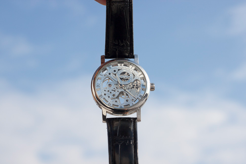Illustration for article titled 30 Gorgeous Photos Of Timepieces
